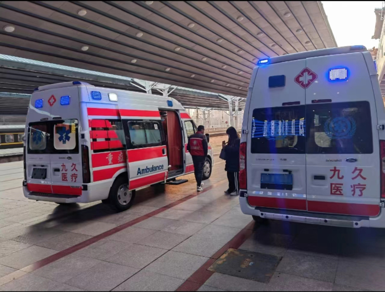 上林县救护车长途转运